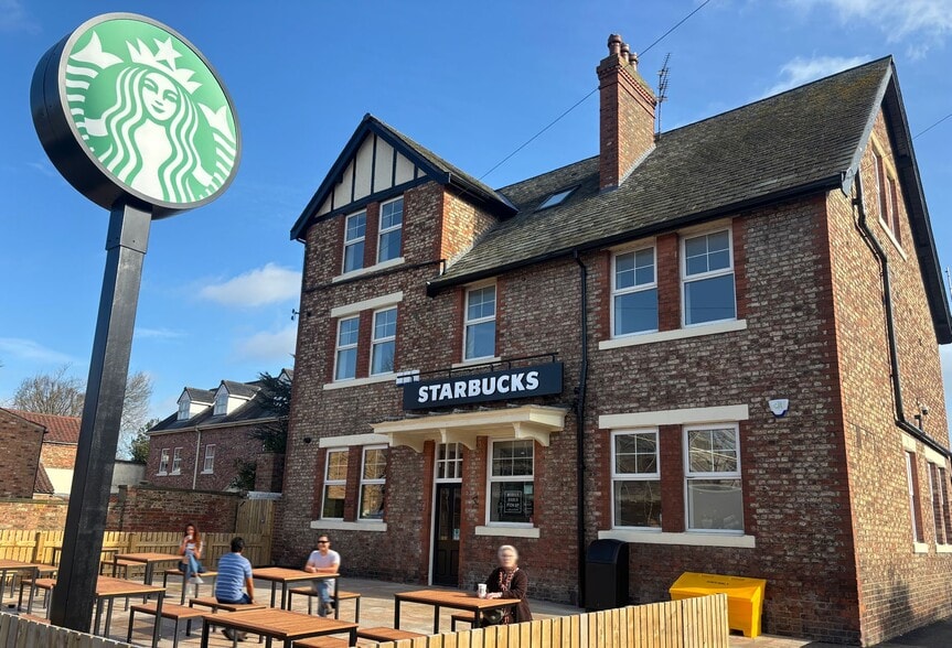 105 Main St, York for sale - Building Photo - Image 3 of 12