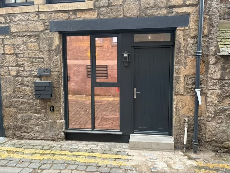 10 Young St, Edinburgh to rent - Building Photo - Image 3 of 3