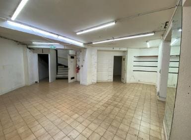 Retail in Paris to rent - Interior Photo - Image 3 of 10
