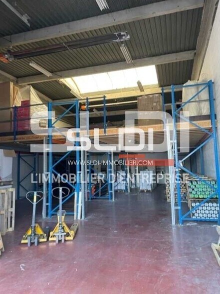 Light Industrial in Villeurbanne to rent - Interior Photo - Image 3 of 8