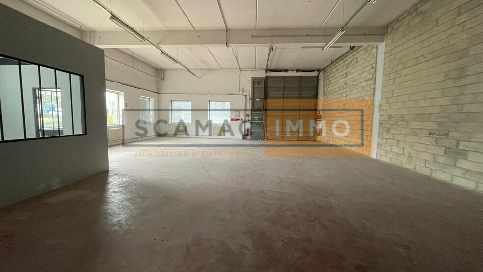 Industrial in Gennevilliers to rent - Interior Photo - Image 1 of 23