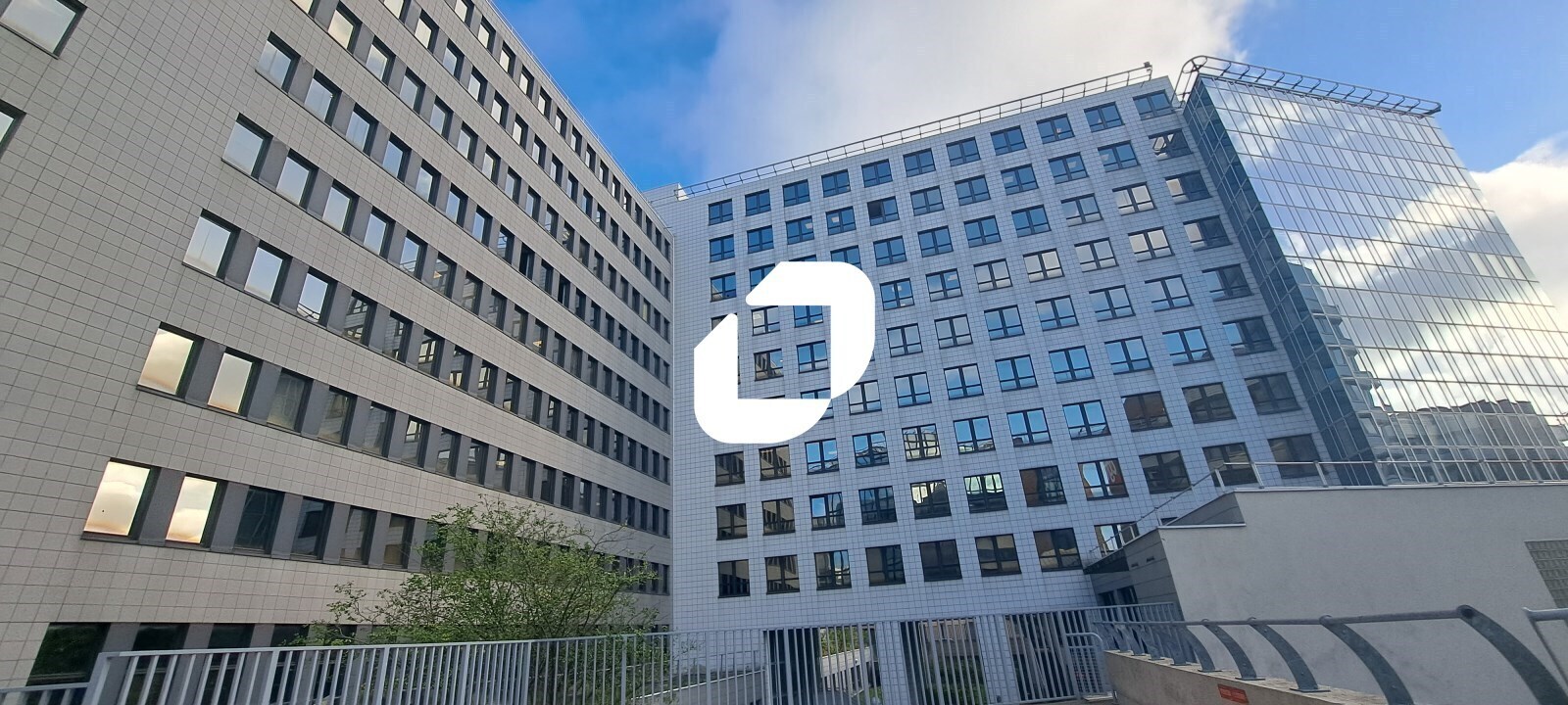 Office in Montreuil for sale Building Photo- Image 1 of 10