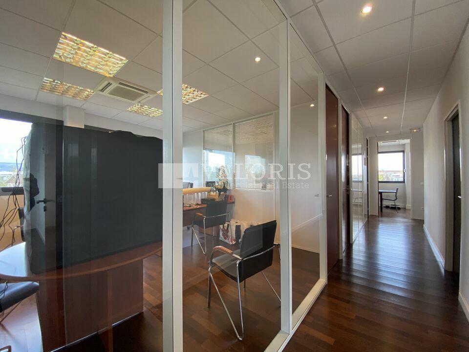 Dardilly, RHO 69570 -  -  - Interior Photo - Image 1 of 7