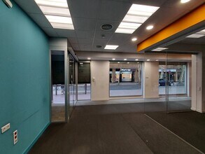 Office / Retail in Alcalá de Henares, Madrid to rent Interior Photo- Image 1 of 13