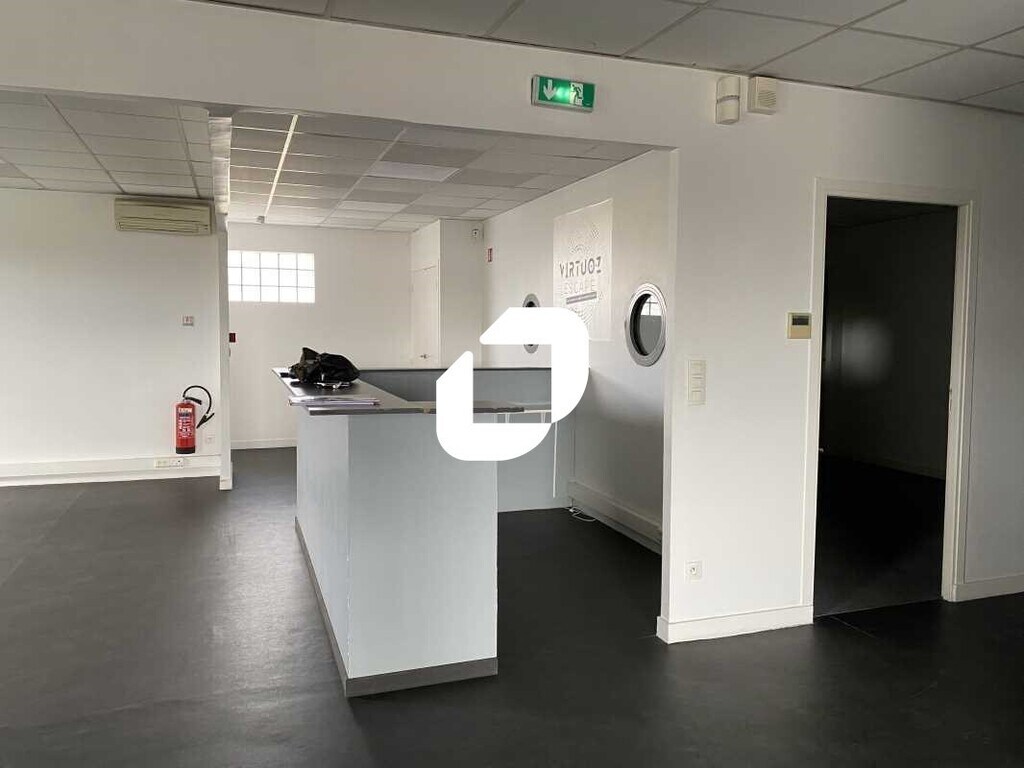 Location Commerce 280 m² - Photo 1