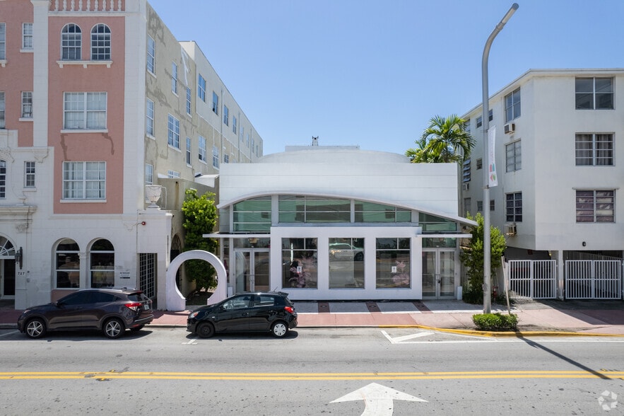 721 Collins Ave, Miami Beach, FL for rent - Primary Photo - Image 1 of 26