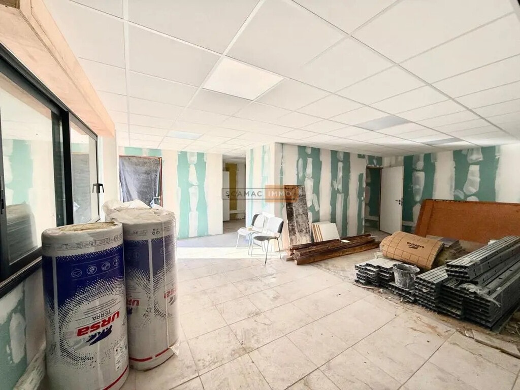 Location Bureaux 70 m² - Photo 1