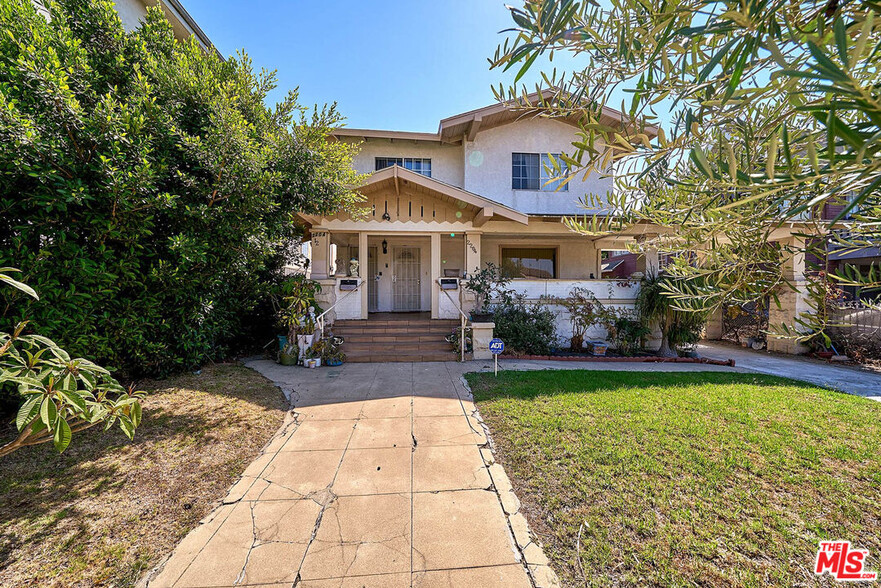 2204 Crenshaw Blvd, Los Angeles, CA for sale - Primary Photo - Image 1 of 4