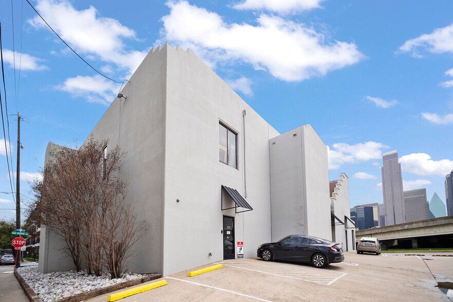 2909 San Jacinto St, Dallas, TX for sale - Building Photo - Image 1 of 32