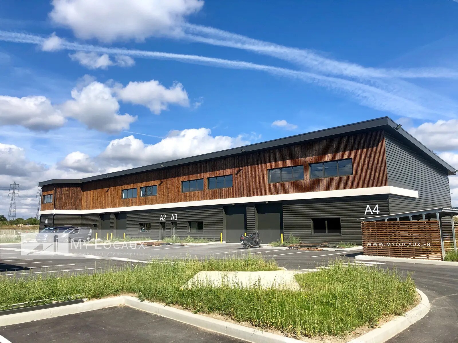 Light Industrial in Cormeilles-en-Parisis to rent Building Photo- Image 1 of 7