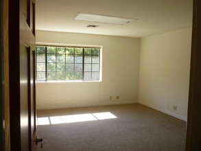 28328 Agoura Rd, Agoura Hills, CA for rent Building Photo- Image 1 of 2