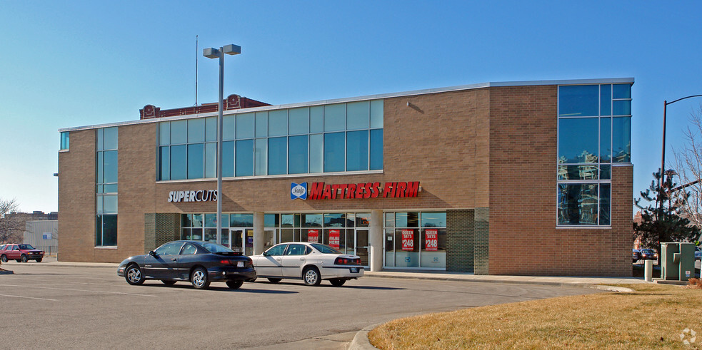 3355-3375 Main St, Kansas City, MO for rent - Building Photo - Image 3 of 3