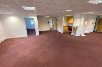 4 Wessex Way, Winchester to rent Interior Photo- Image 2 of 5