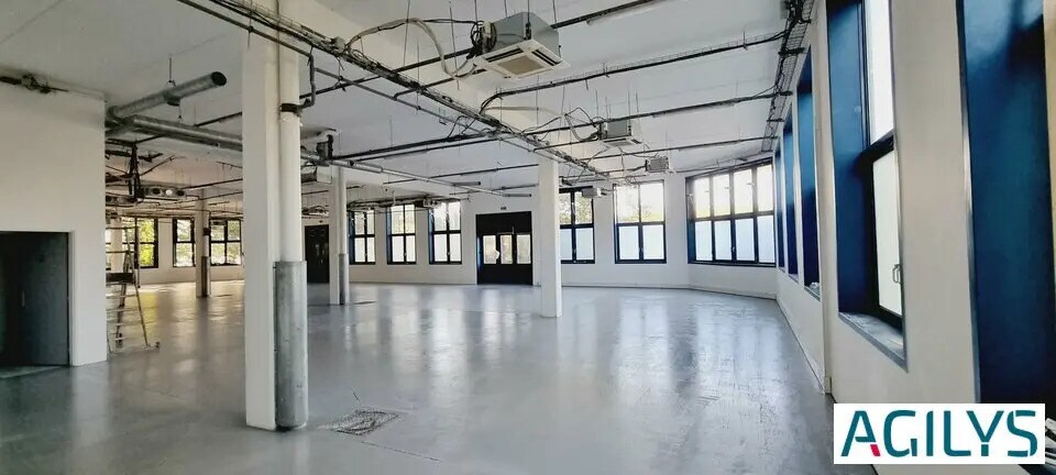 Light Industrial in Fresnes to rent Building Photo- Image 1 of 7