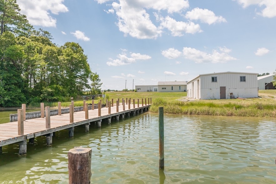 365 Deep Water Ln, Reedville, VA for sale - Primary Photo - Image 1 of 1