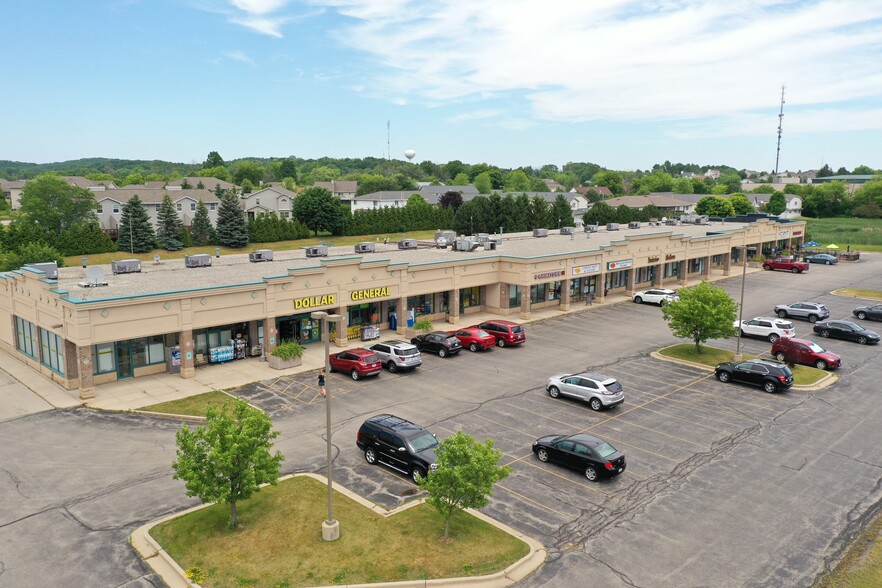 1024-1060 E Commerce Blvd, Slinger, WI for rent - Building Photo - Image 3 of 4