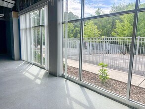 1038-1040 Research Blvd, Madison, AL to rent Interior Photo- Image 1 of 4