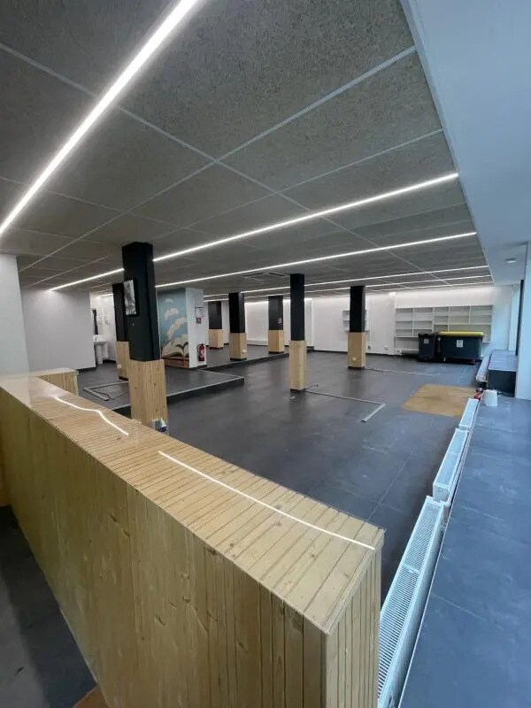 Location Commerce 165 m² - Photo 1