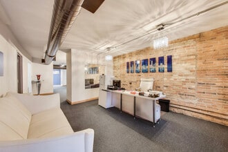607 W Fulton St, Chicago, IL to rent Interior Photo- Image 1 of 7