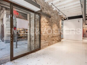 Retail in Barcelona, Barcelona to rent Interior Photo- Image 2 of 9