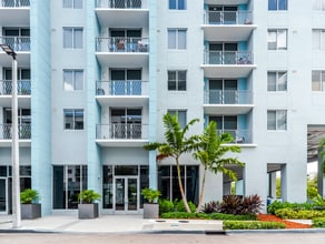 8175 NW 107th Ave, Doral, FL to rent Building Photo- Image 1 of 6