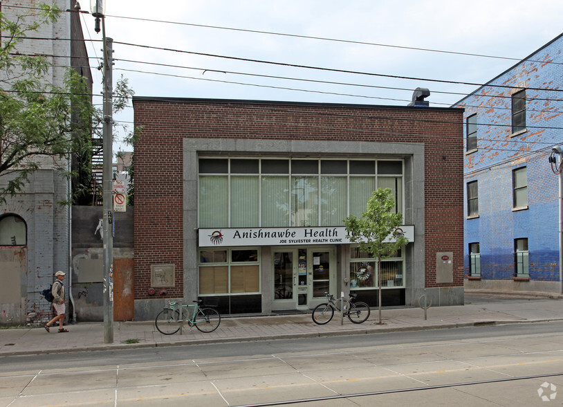 225 Queen St E, Toronto, ON for rent - Building Photo - Image 2 of 2