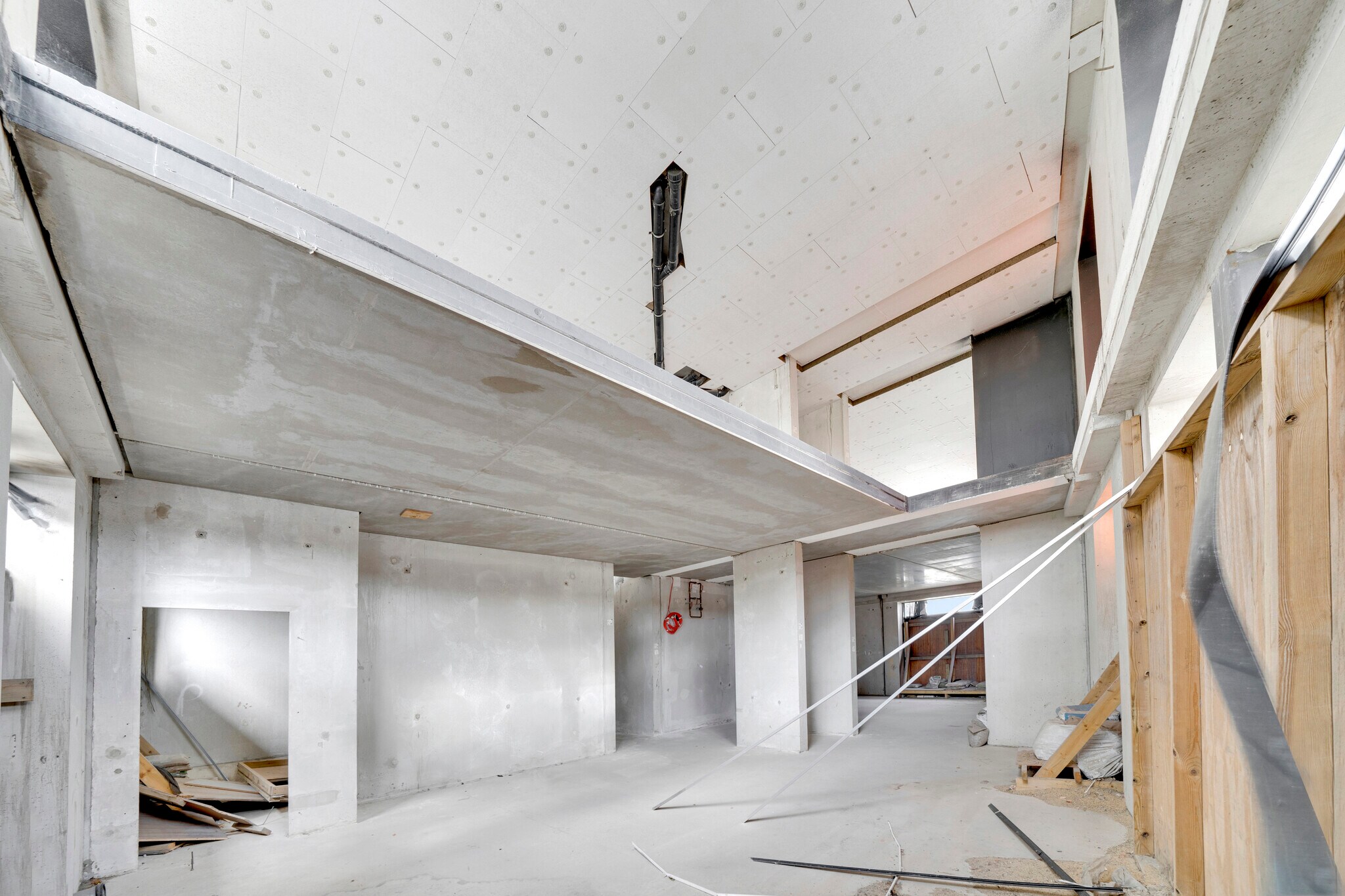 6 Royal Wharf Walk, London to rent Interior Photo- Image 1 of 4