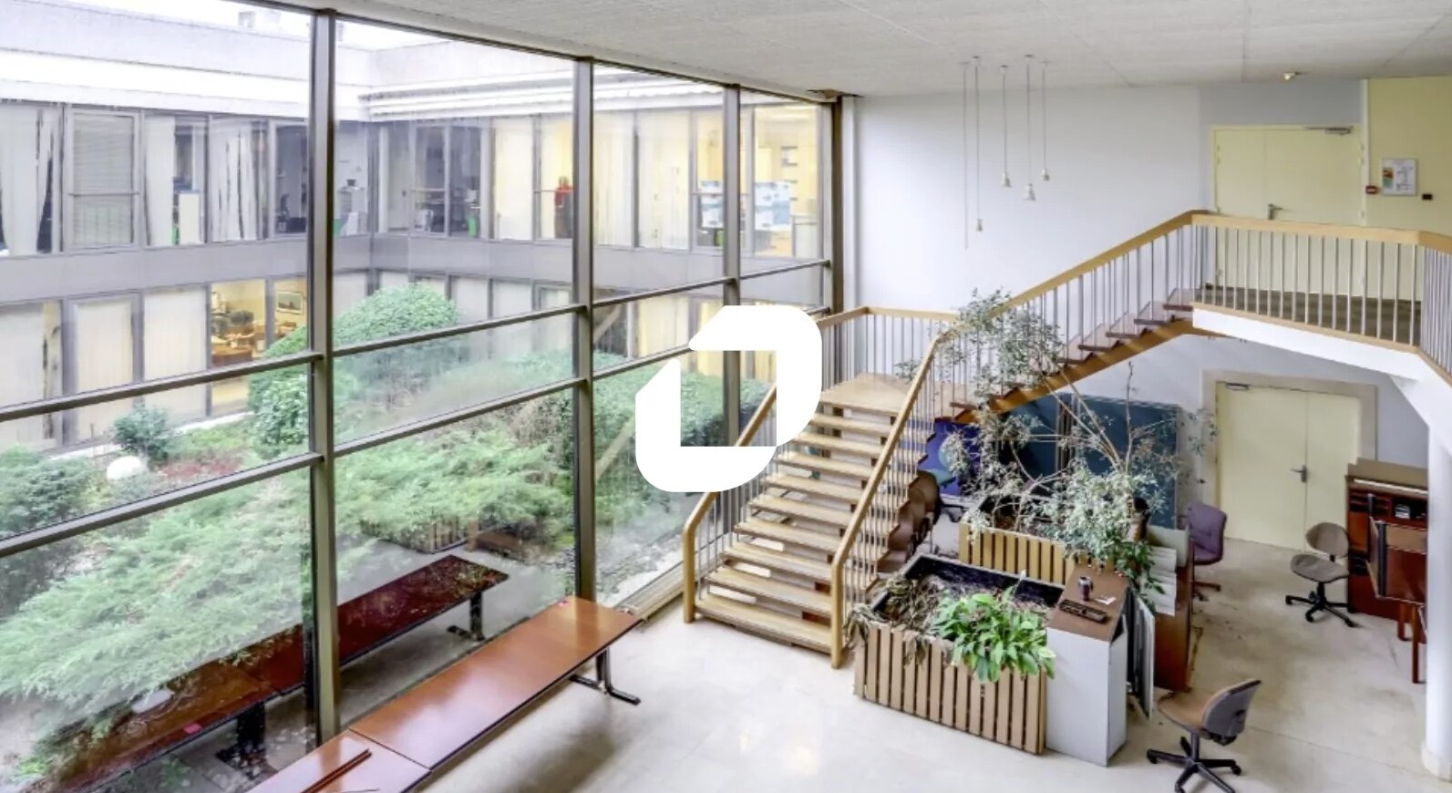 Office in Lisses to rent Interior Photo- Image 1 of 1