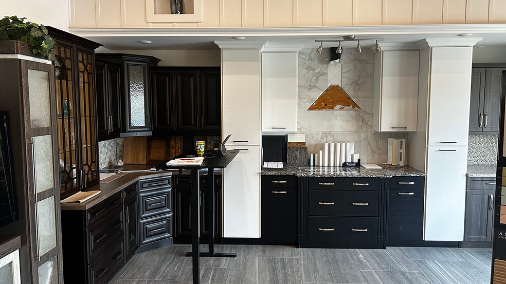 545 Mcbride Av, Neepawa, MB for sale - Building Photo - Image 2 of 3