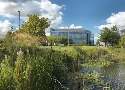 400 South Oak Way, Reading to rent - Building Photo - Image 2 of 5