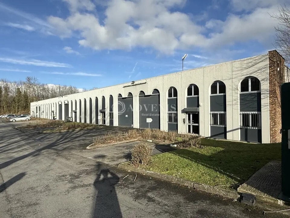 Light Industrial in Noisy-le-Grand to rent Building Photo- Image 1 of 8