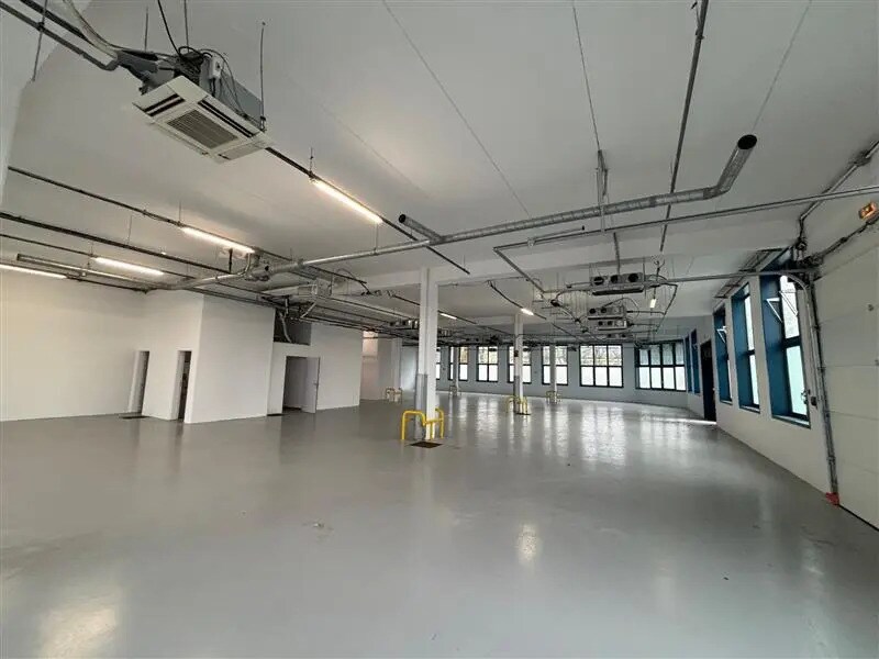 Light Industrial in Fresnes to rent Interior Photo- Image 1 of 8