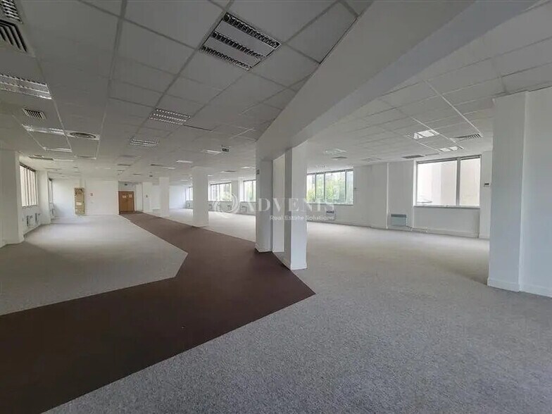 Office in Saint-Ouen-sur-Seine to rent - Interior Photo - Image 2 of 6