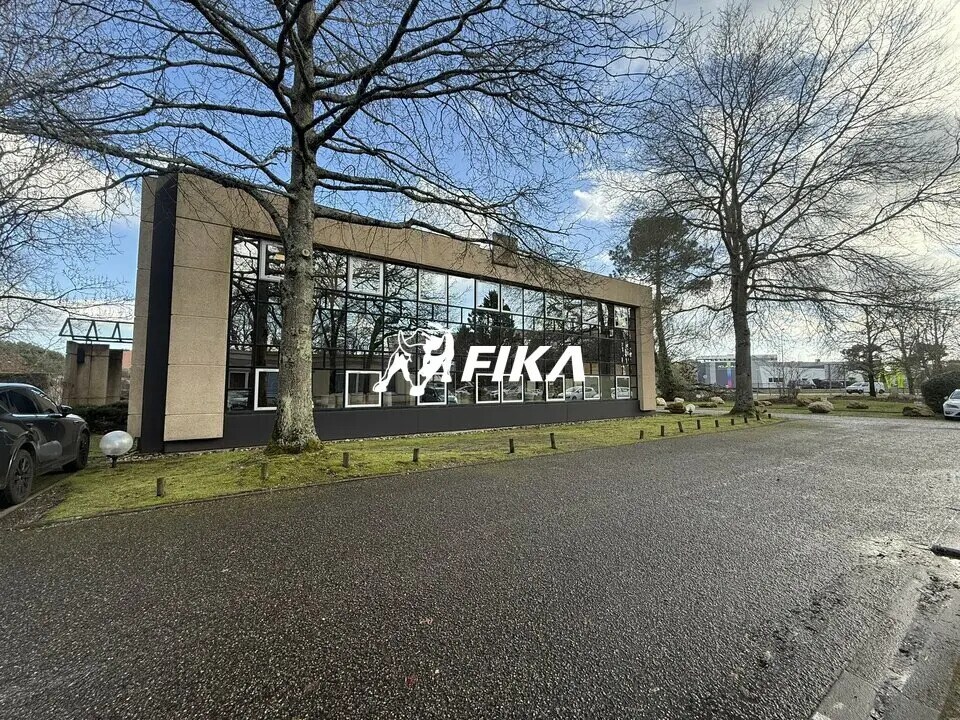 Office in Pessac to rent Building Photo- Image 1 of 13