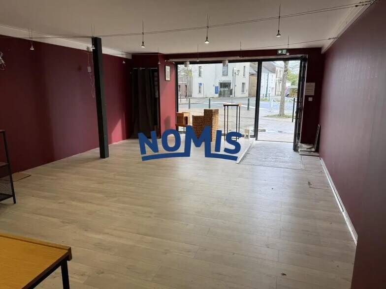 Retail in La Chapelle-sur-Erdre to rent - Interior Photo - Image 3 of 5