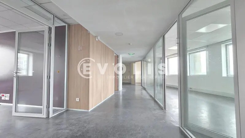 Office in Ivry-sur-Seine to rent Interior Photo- Image 1 of 5