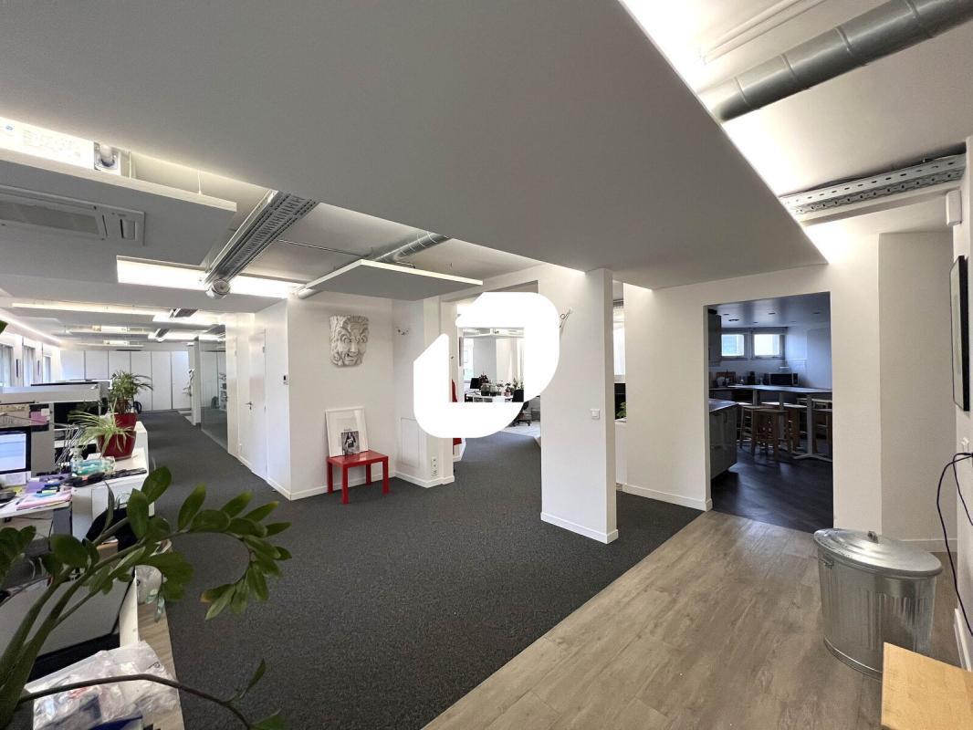 Office in Boulogne-Billancourt for sale Building Photo- Image 1 of 13
