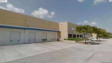 11800 NW 100th Rd, Medley, FL for rent Building Photo- Image 2 of 3