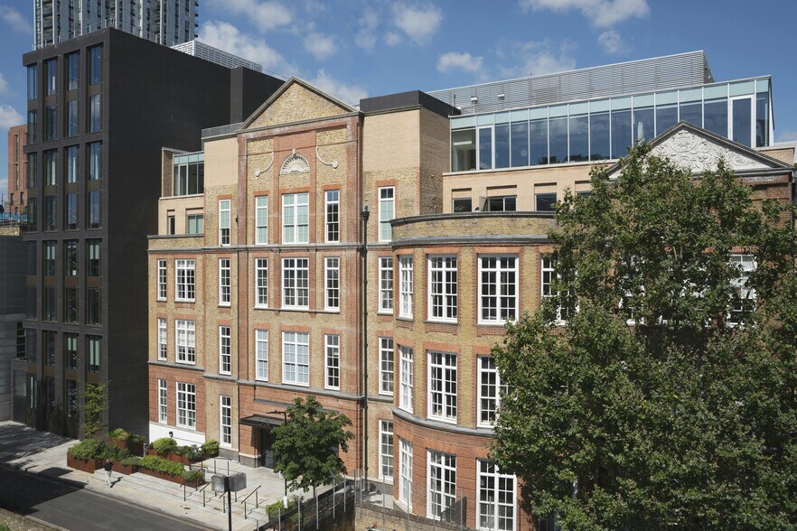 Old St, London to rent - Building Photo - Image 2 of 7