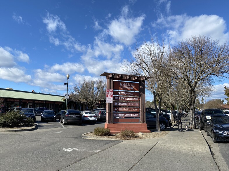 435-455 Healdsburg Ave, Healdsburg, CA for rent - Building Photo - Image 3 of 7