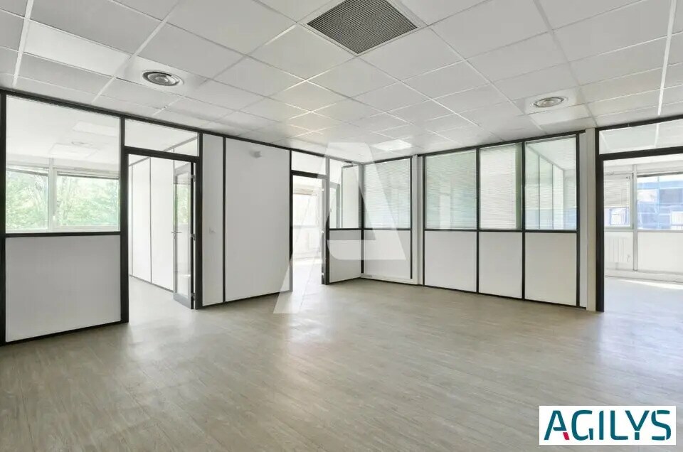 Light Industrial in Villiers-sur-Marne to rent Interior Photo- Image 1 of 9