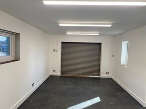Thornleigh Trading Estate, Dudley to rent Interior Photo- Image 2 of 3
