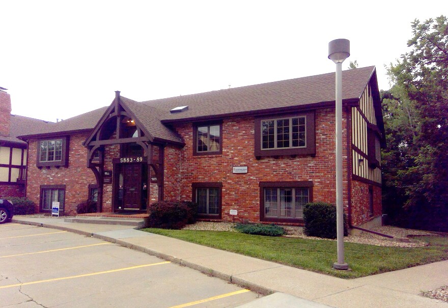 5889 SW 29th St, Topeka, KS for sale Primary Photo- Image 1 of 1