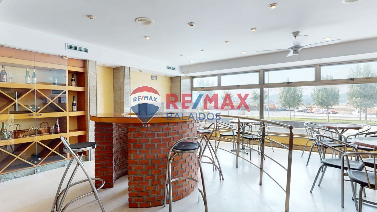 Retail in Vigo, Pontevedra for sale Interior Photo- Image 1 of 17