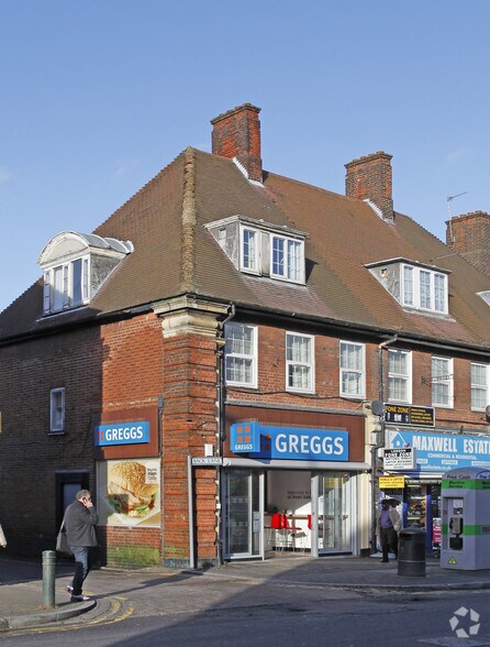 3 Watling Ave, Harrow for sale - Primary Photo - Image 1 of 1