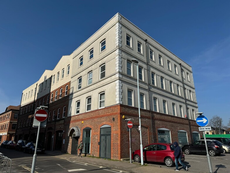 31-41 Chatsworth Rd, Worthing to rent - Building Photo - Image 3 of 4