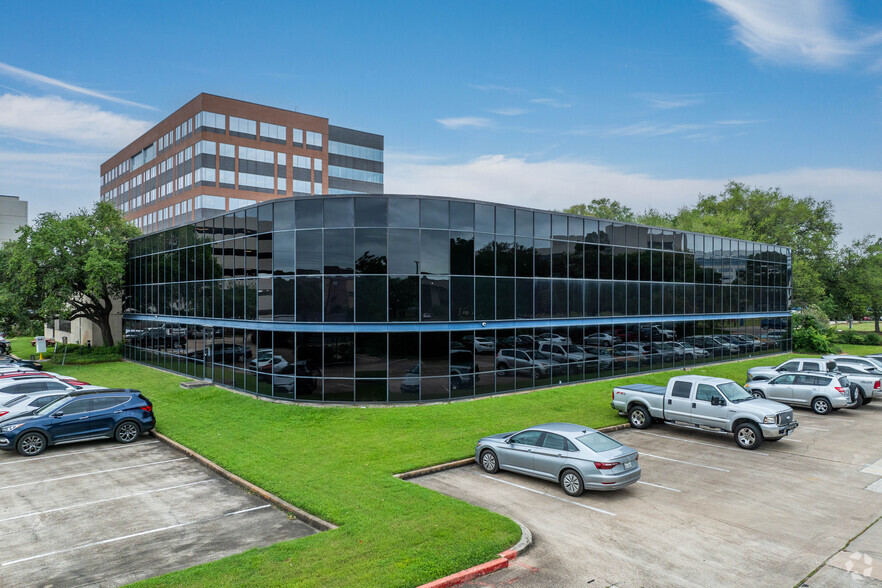 3535 Briarpark Dr, Houston, TX for sale - Building Photo - Image 1 of 5