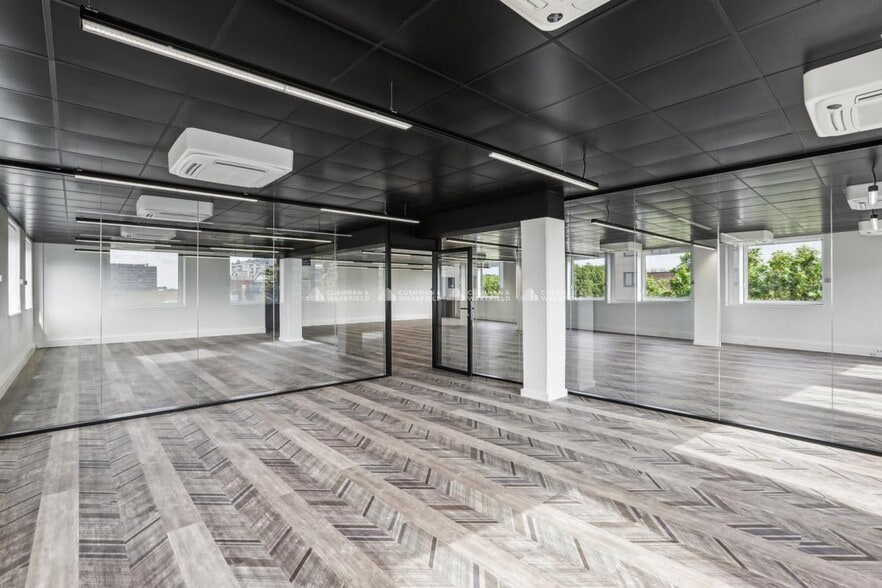 109 Boulevard De La Bataille De Stalingrad, Villeurbanne to rent - Interior Photo - Image 1 of 32