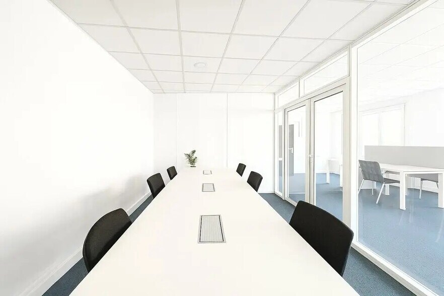 Office in Montrouge to rent - Interior Photo - Image 3 of 6