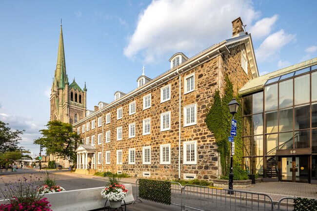 More details for 32 Rue Saint-Charles, Longueuil, QC - Office to Rent